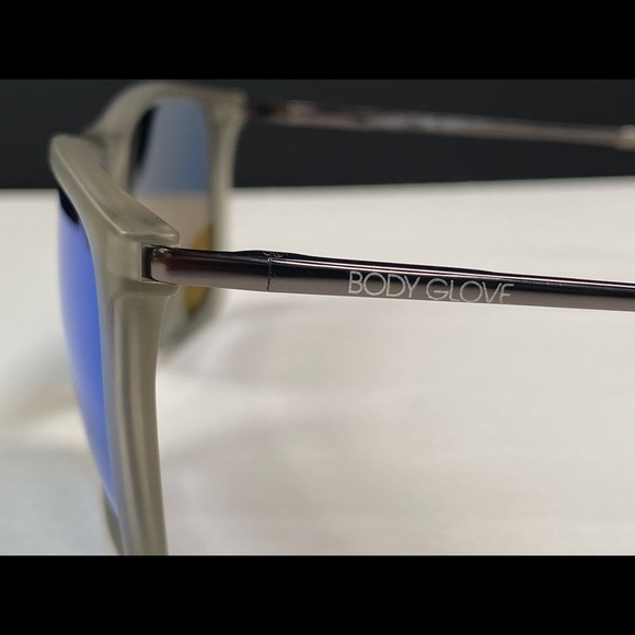 Body Glove Primo Way-Style Sunglasses - Picture 6 of 7